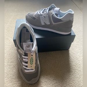 New Balance grey w/white trim trainers NIB